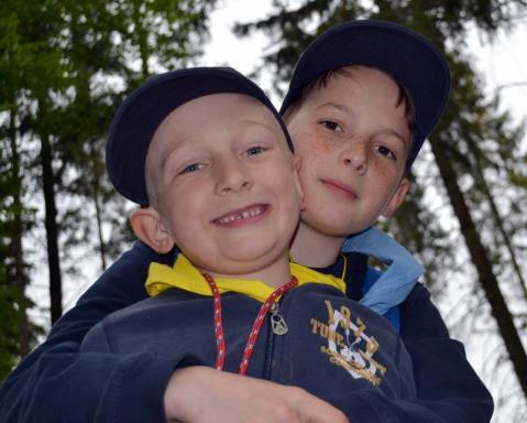 VZDĚLÁVÁNÍ Učíme pro udržitelný rozvoj skautingu a společnosti Lidé k nám přichází, aby vyzkoušeli naše vzdělávací a tréninkové programy. Jsme součástí skautského vzdělávacího systému.