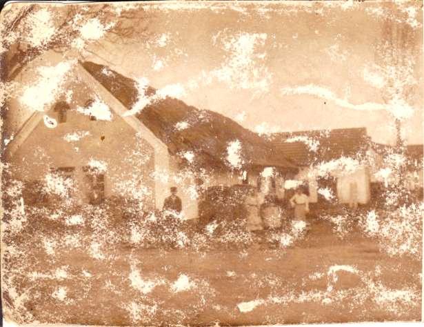 Josef Vácha bydlel v Herinku, č.p. 13. Dům č.p. 13 v Herinku na nedatované pohlednici, adresované J. Váchovi.