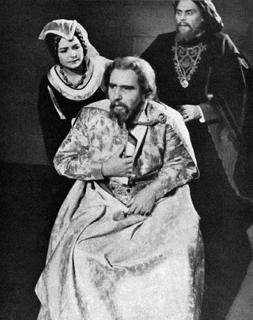 b VÁCLAV IV. J. K. Tyl: Jan Hus. ND 1953 c DIMITROV Hedda Zinnerová: Ďábelský kruh. Tylovo divadlo 1955 arytmický, respektující veršovou jednotku, ale nevytrhávající ji z myšlenkového kontextu.