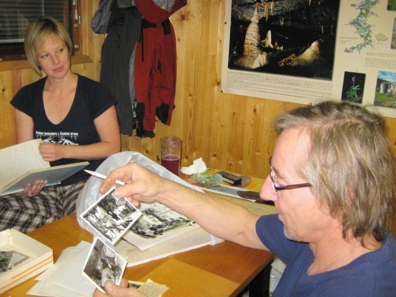 Z další èinnosti V závìru roku pøivezl Martin Suchomel scanner a na skupinové základnì byl digitalizován archiv fotografií a textù, které se podaøilo doposud k èinnosti skupiny získat.