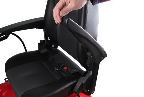 4. Sklopná ruční opěrka: Do invalidního vozíku můžete nasednout podle potřeby zepředu, z levé nebo