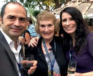 Helena Vaidlová Ing. Jana Jiroušková Kamberská Milena Vaňková MVDr. Veronika Sochorcová Ing. Martin Rašek Ing. Petr Vopálka Čestný člen redakce Ing. Vladimír Doležal Nakladatelství DONA s.r.o. Odborná spolupráce LORO PARQUE FUNDACIÓN (Tenerife, Španělsko) Jazykové korektury Jana Zuziaková Tisk Triangl, a.