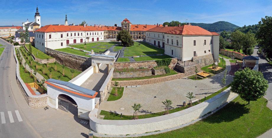 Hlavní přínosy a výsledky Velký počet zaměstnanců zapojených do zlepšování úřadu formou sebehodnocení a podílu na tvorbě a realizaci akčních plánů zlepšování.