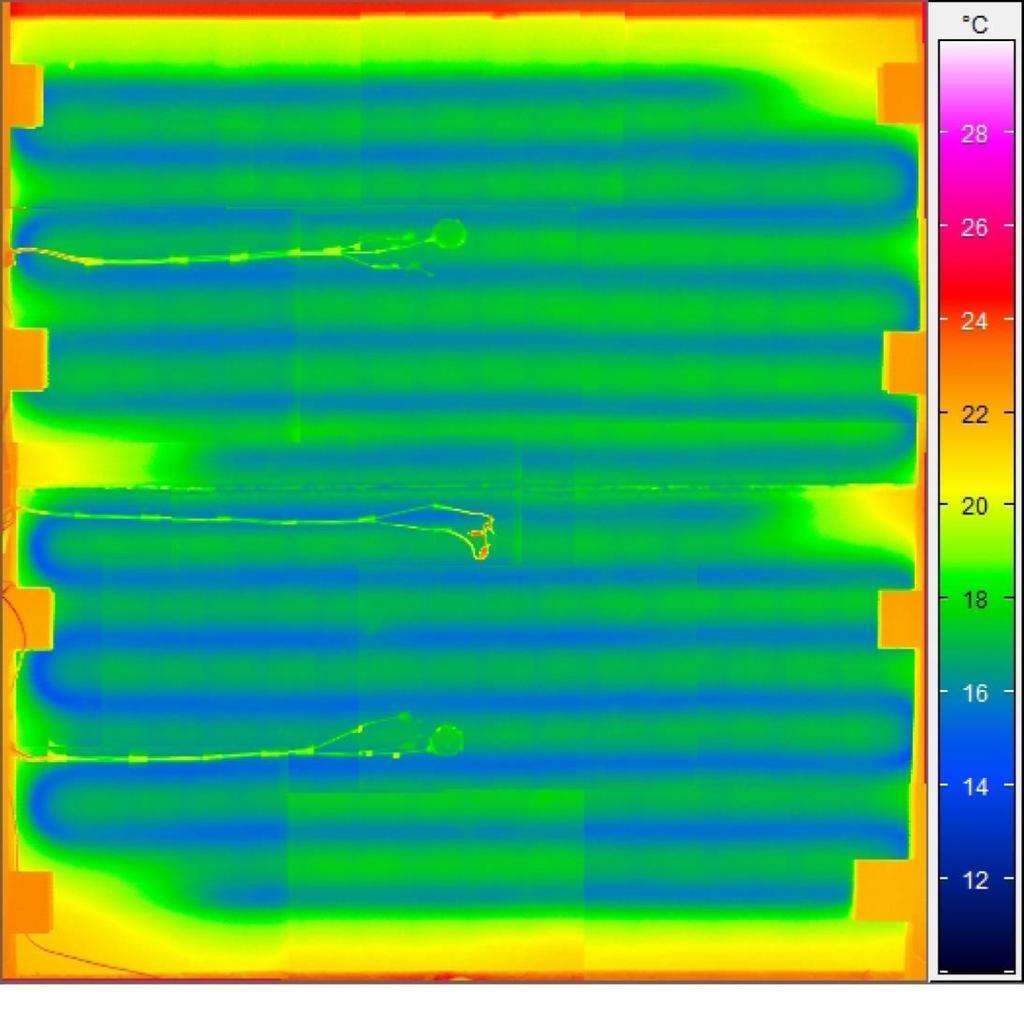Obr. 10: Termografický snímek v režimu chlazení (vstupní teplota 12 C, teplota v místnosti 26 C) 4 Výsledky měření v režimu vytápění 4.