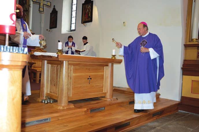 milostným obrazem. Vrcholem našeho roku ve farnosti byla pouť Panny Marie Nanebevzaté, která se slavila 15. srpna. Této slavnosti předcházela příprava v podobě tzv.