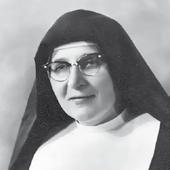 Anežka HOLÍBKOVÁ SESTRA FMA MISIONÁŘKA V BRAZÍLII Narozena: 29. 3. 1908, Soběchleby u Brna První sliby: 6. 8. 1929, Casanova (Itálie) Zemřela: 26. 2. 1990, Lorena (Brazílie) D o Kongregace salesiánek vstoupila velmi mladá.