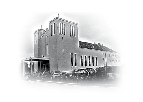 V Monteortone u Padovy vystudoval teologii a v březnu 1963 byl vysvěcen na kněze. V letech 1965 1966 působil v Raymondville v Texasu v USA.