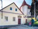 Rozhledna Velký Blaník stezka S rytířem na Blaník, rozhledna t: 731 803 327 www.lounovicepodblanikem.cz/rozhledna Zámecká hospoda nám. J. Žižky 1, t: 605 975 891 www.
