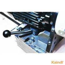 mm, s automatickým otáčením a ručním přísunem. Kompletní se strojním stojanem, originálním chlazením Kaindl, kotoučem CBN 125 mm B126 a sadou redukčních kroužků, motor 230V 179 900.