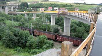 Od pilíře 9 k opěrám 11 a 14 měla navázat betonáž na pevné skruži, která by vybudovala tvarově složitou oblast rozpletu ramp. Zhotovitel stavby zvolil jednotnou technologii pevné skruže.
