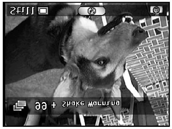 Vestavěný blesk Dosah blesku Před fotografováním snímků s bleskem si vždy ověřte, zda je fotografovaný objekt v rozsahu vzdáleností uvedeném v tabulce.