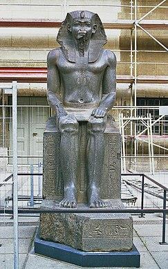 4) ČASOVÁ OSA - Jákobovi je 147 let - Josefovi je 56 let, vládne již 23 let v Egyptě Manases a Efrajim tedy musí být starší než 17 let, nejspíše Manases 22 let a Efrajim 20 let I pro ně to musela být