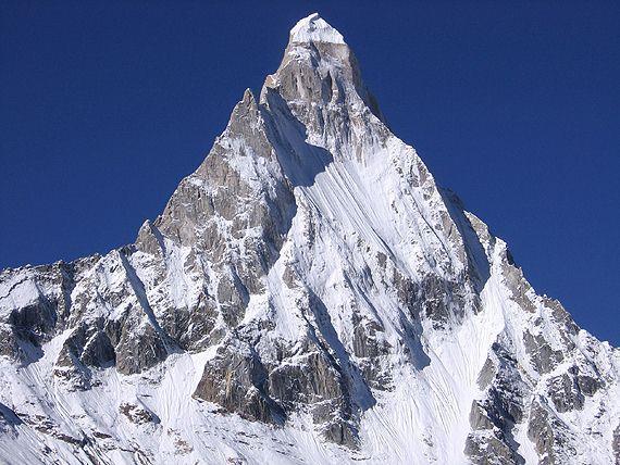 Výška do 2 500 m: - postižena vytrvalost ( limitace oxidativní produkce energie) - výkony do 1 min ( hody, sprinty) nejsou ovlivněny( ATP,CP) Velehory 2 500-5 300 m - prahová