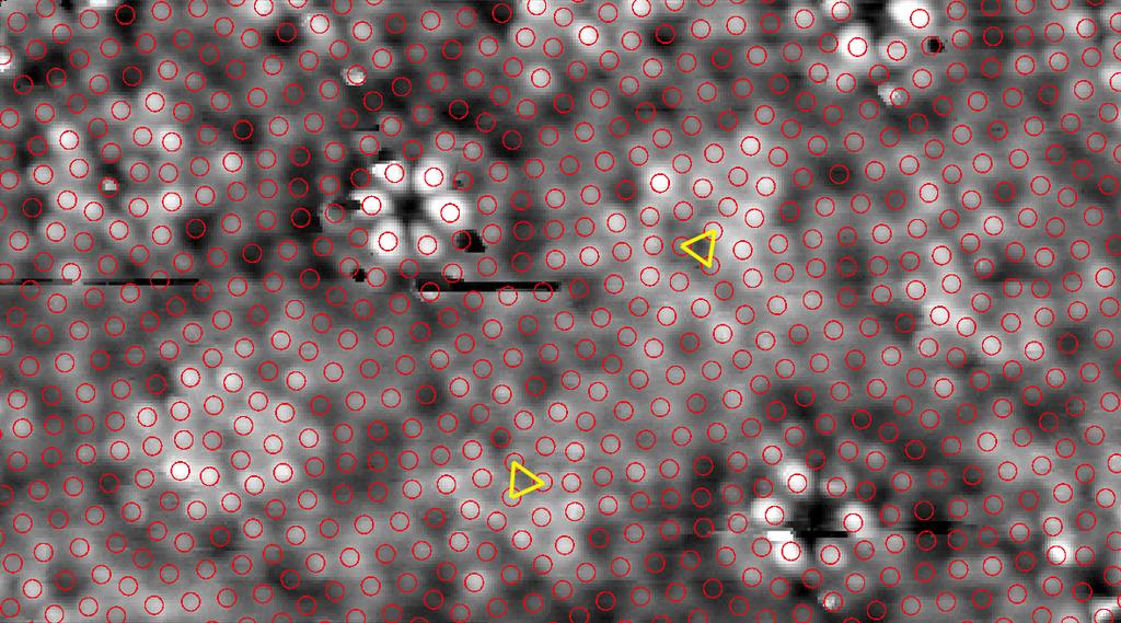 11, STM měření s atomárním rozlišením je ve velmi dobré shodě se simulacemi plynoucími z DFT.