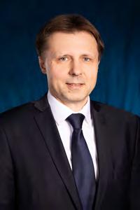 FUNKCE Předseda výboru Členové výboru JMÉNO Ing. Radek Neužil, LL.M. JUDr. Jan Bárta, CSc.; RNDr. Ladislav Minčič, CSc.; JUDr. Mgr. Petra Nováková, Ph.D. Ing. Radek Neužil, LL.M. Získal titul LL.M. na Právnické fakultě Masarykovy univerzity a titul Ing.