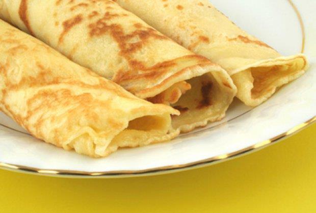 Eis- Schlagobers und Schockoladensauce 1,3,7