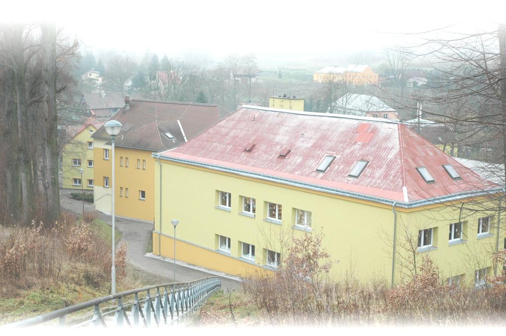 OHLÉDNUTÍ Vážení a milí markvartičtí, Uplynul rok od působení nového zastupitelstva a rádi bychom zhodnotili naši práci za uplynulých dvanáct měsíců.