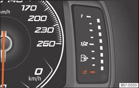 Je-li zásoba paliva velmi malá, červená dioda bliká. Svítí žlutě Výskyt vody v motorové naftě. Vypněte motor a vyžádejte si odbornou pomoc. Zobrazení se objeví pouze při zapnutém zapalování.