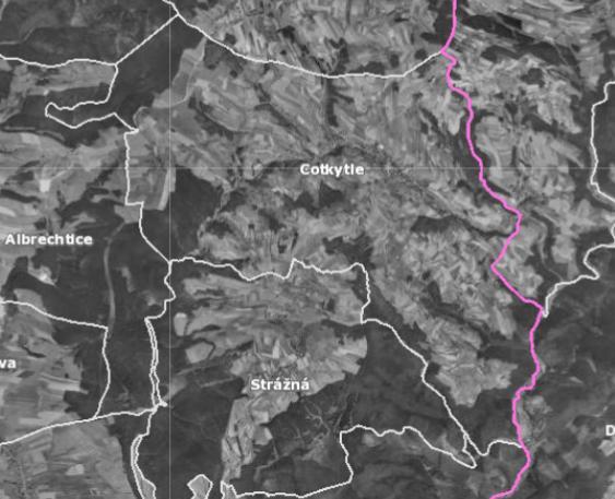 Katastrálním územím obce Cotkytle protéká Hraniční potok, který má široké povodí s velkým množstvím drobných bezejmenných přítoků.