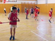 Bystrcké oviy 10 2018 Fotbalové oviky z FC DOSTA Bystrc-Kíičky Vstup do soutěže se ašim mužům zrova evydařil. Kdo sledoval aše přípravé a prví soutěží zápasy, tak asi příliš překvape eí.