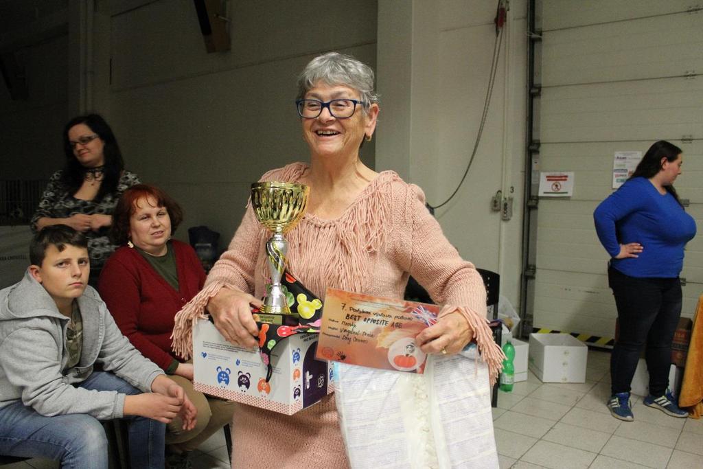 Nejlepší dospělá samice mazlík Bc. Jana Drncová 1. Darja Klímová Šárka 2. Evita du Royaume de Lune Kučerová Markéta 3.