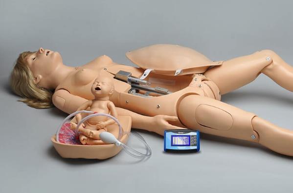3 Pokročilý pacientský simulátor dospělého muže SimMan 3G Tento simulátor umí generovat některé funkce jako například dýchání (zvedání