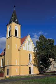 s pomocí Otvice, kostel sv. Barbory ul. Školní, okres Chomutov; www.jirkov.farnost.cz, www.otvice.cz bohoslužby: sobota 18.00 h (s nedělní platností) Pravděpodobně od pol. 14. stol.