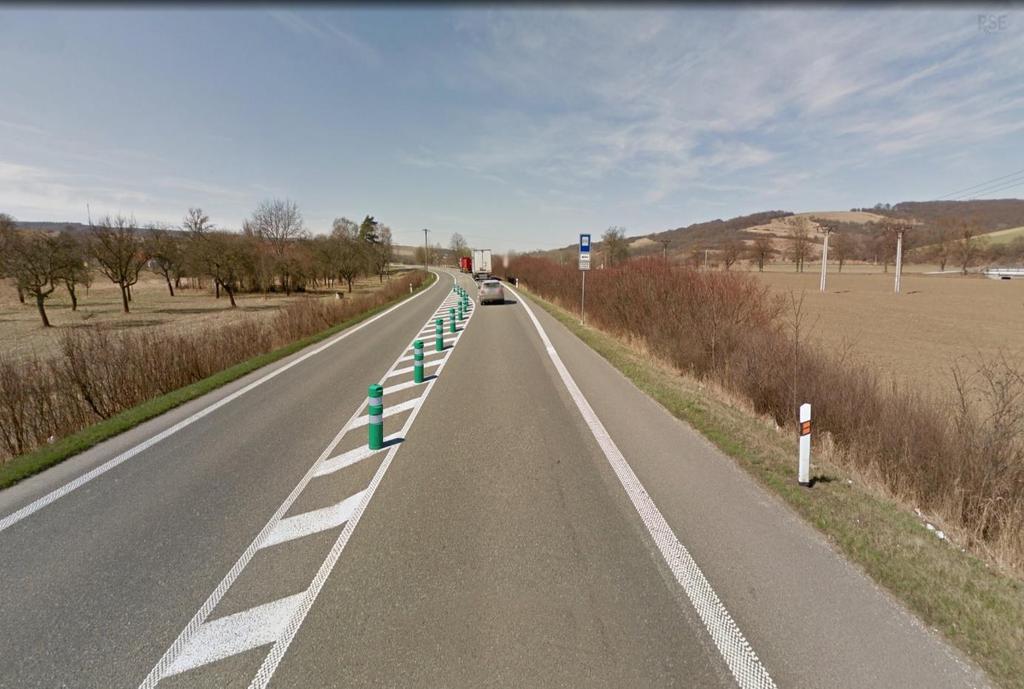 Křižovatky na silnici I/50 u obce