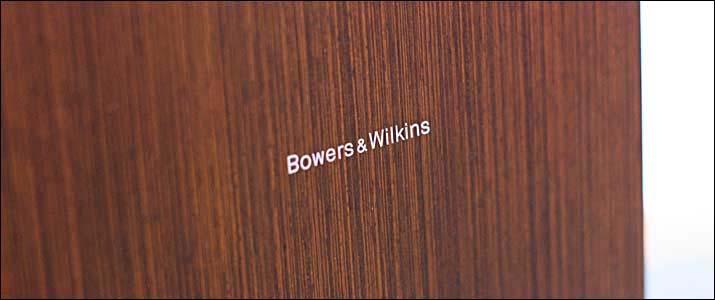 S tím ostatně nebude nejmenší problém pokud udržíte alespoň půl metru, lépe pak metr vzdálenosti od zadní stěny, nejsou Bowers Wilkins CM9 nijak zvlášť náročné na umístění v prostoru.